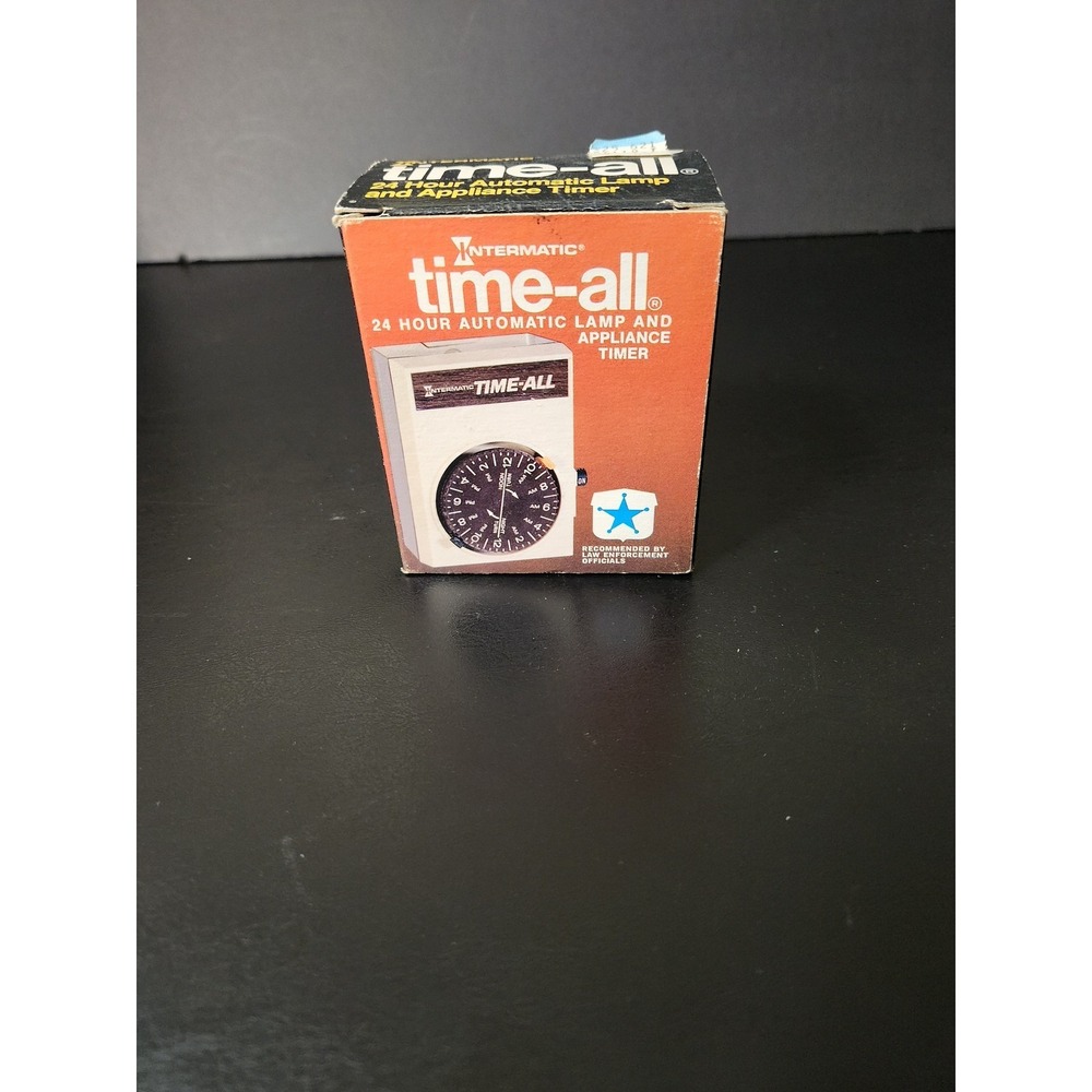 Vintage Intermatic Time-All D111 24 Hour Automatic Lamp Appliance Timer USA Made